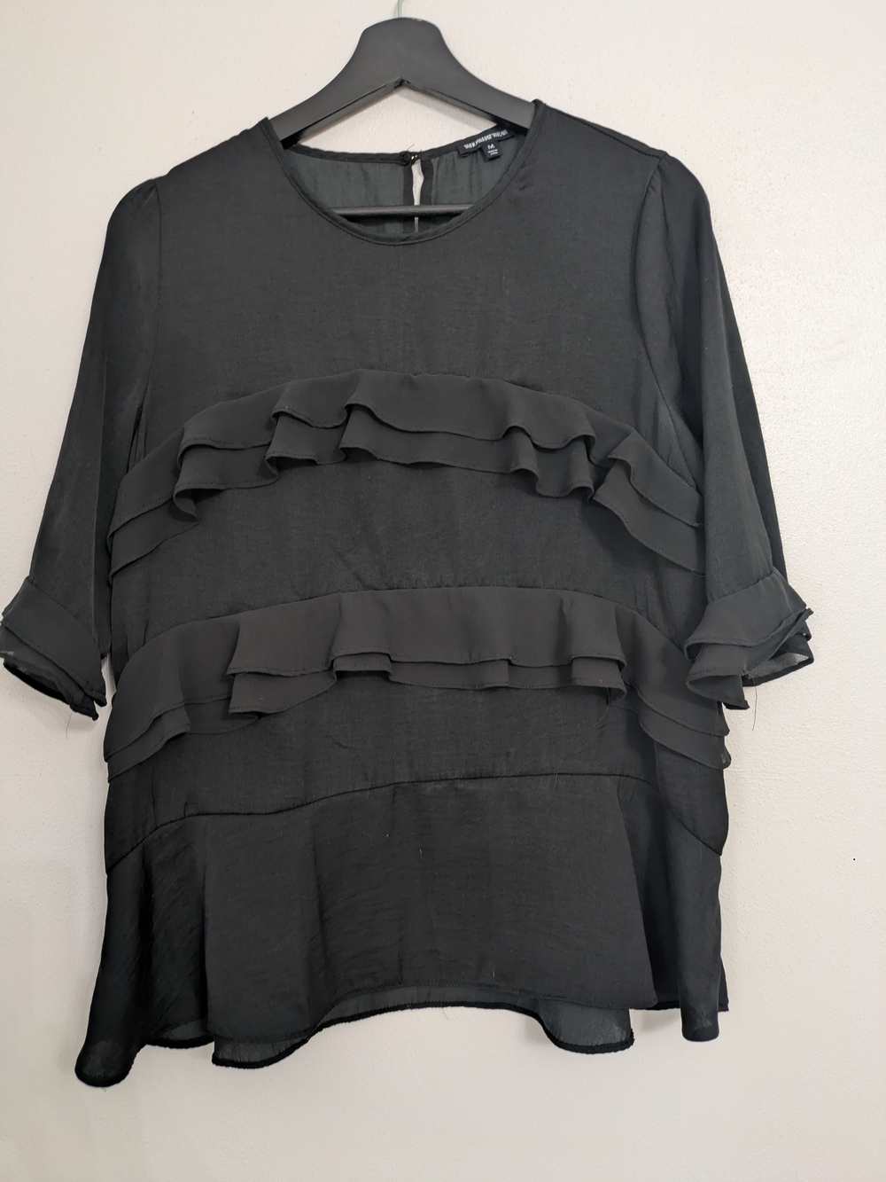 Who What Wear Black Ruffled Short Sleeve Blouse